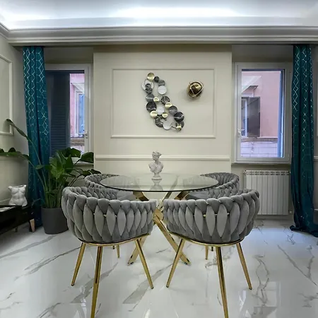 The Madame Sofia - A Secret - Small Boutique & 4*